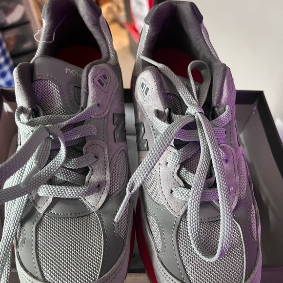 New balance - Picture 3 of 6